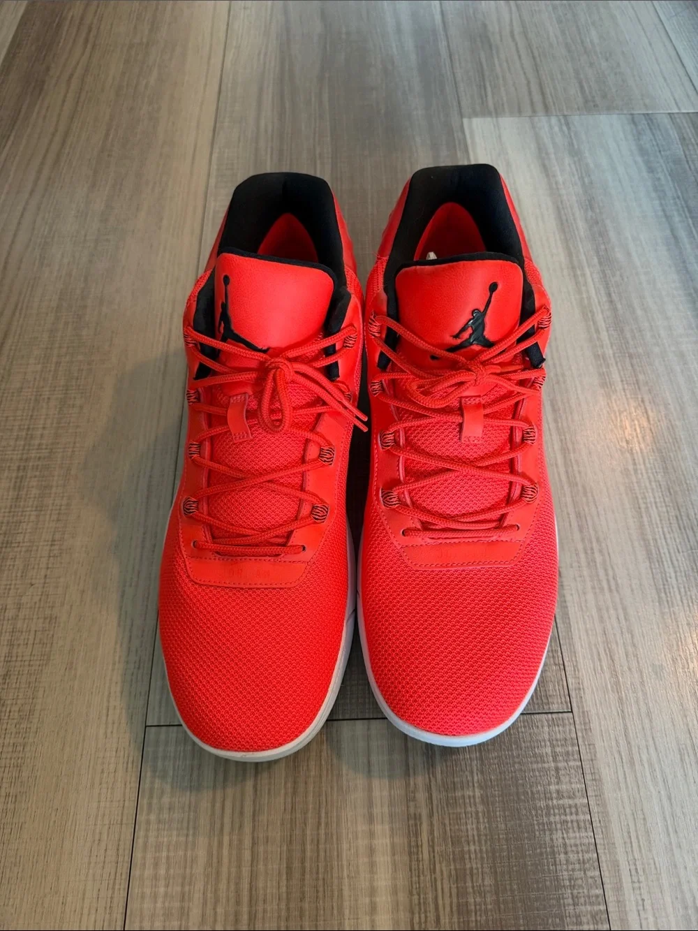 Jordan Men's Red and Black Low-Top Basketball Sneakers